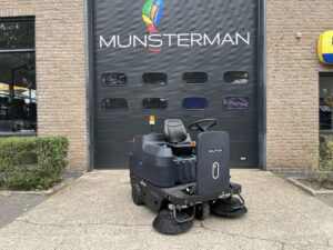 Nilfisk opzitveegmachine voor industriële vloeren