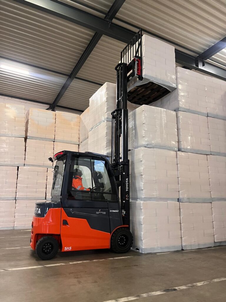 05551e50 Ff2b 4df2 B333 F9eeec0bd6c8