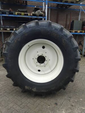 Vredestein 650 65 R38 3