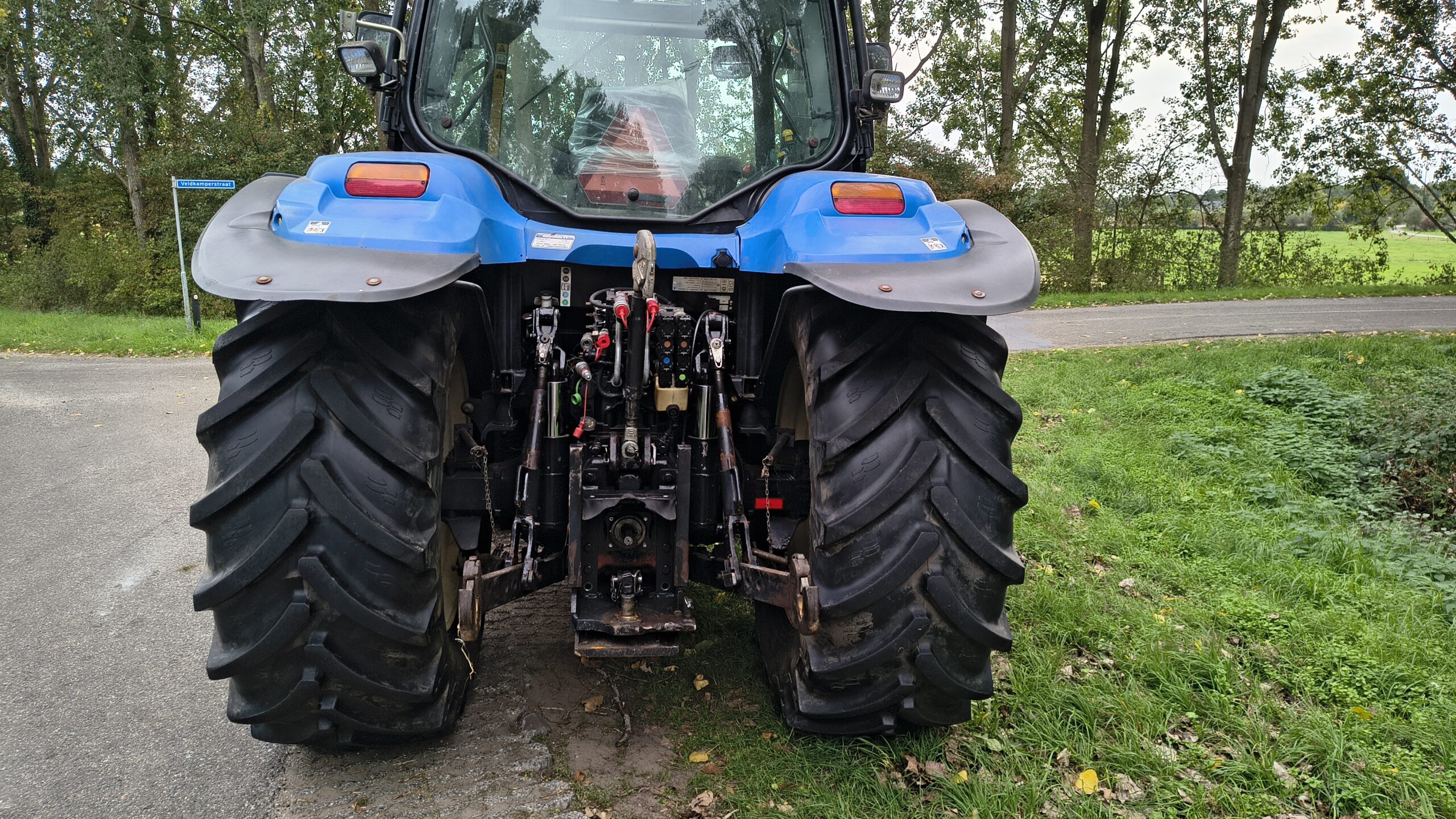 New Holland Ts125a (1)