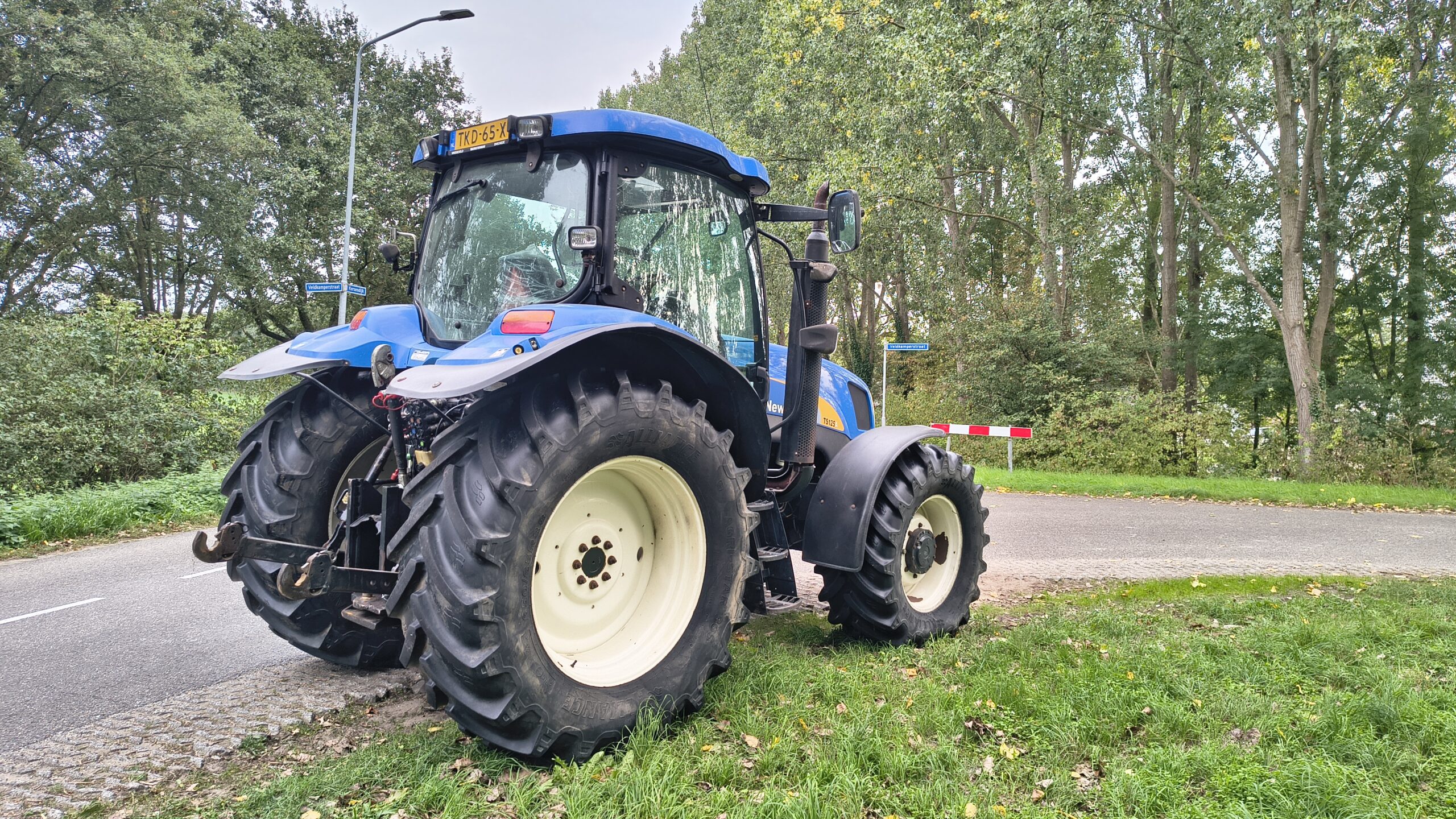 New Holland Ts125a (2)