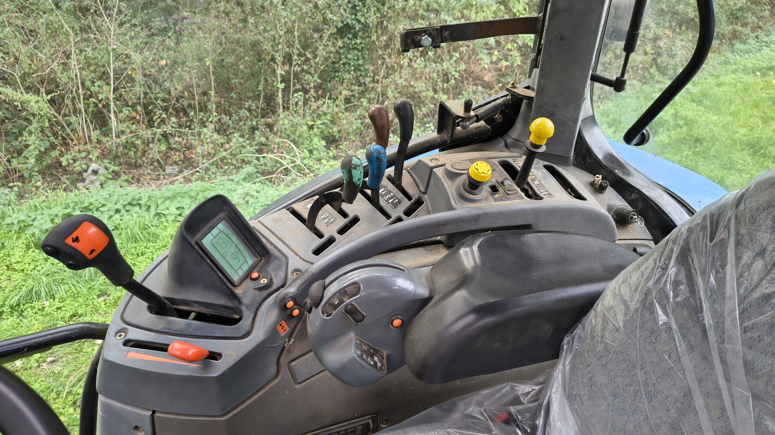 New Holland Ts125a (4)