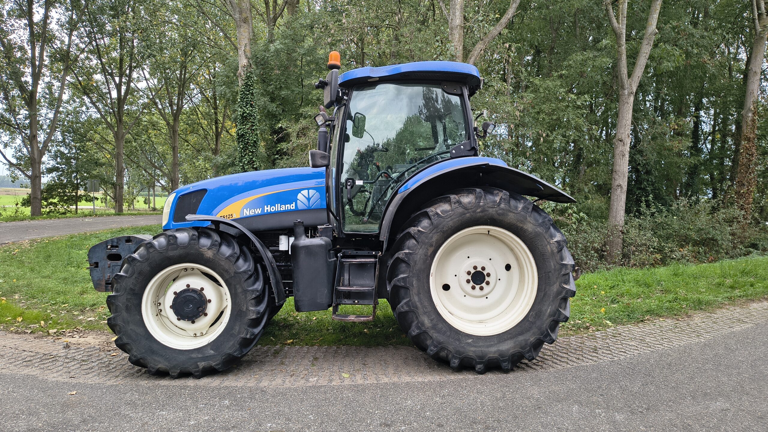 New Holland Ts125a (6)